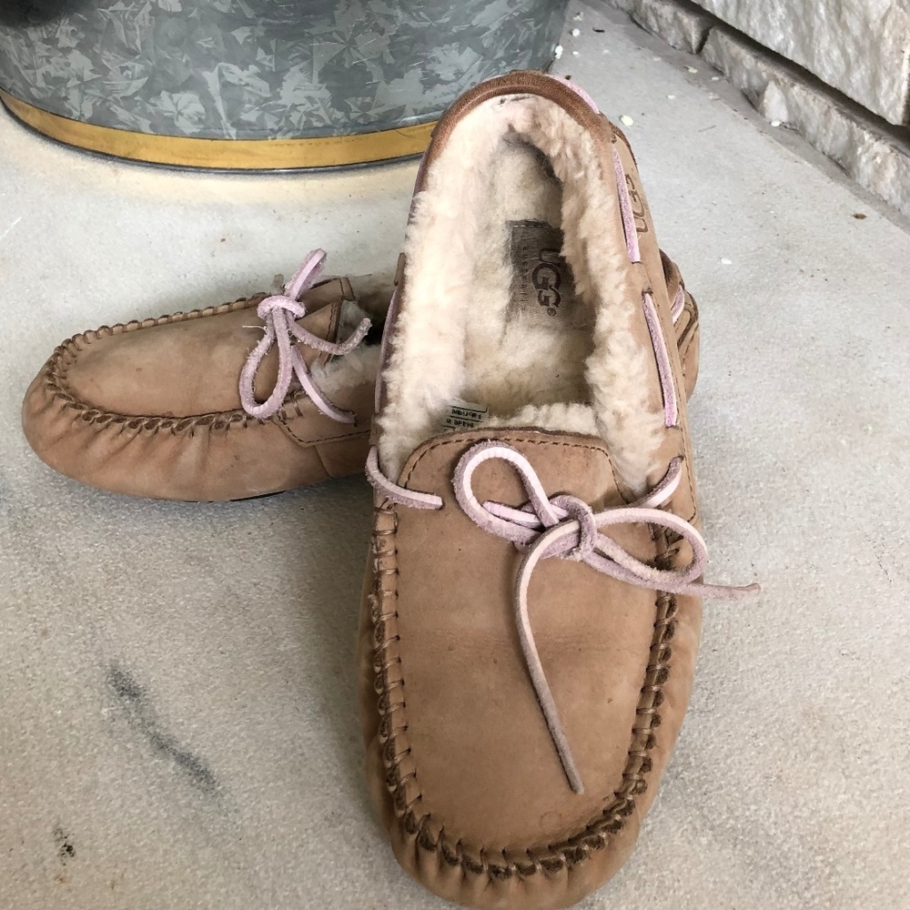 UGG Australia Women’s Dakota Slippers Size 6